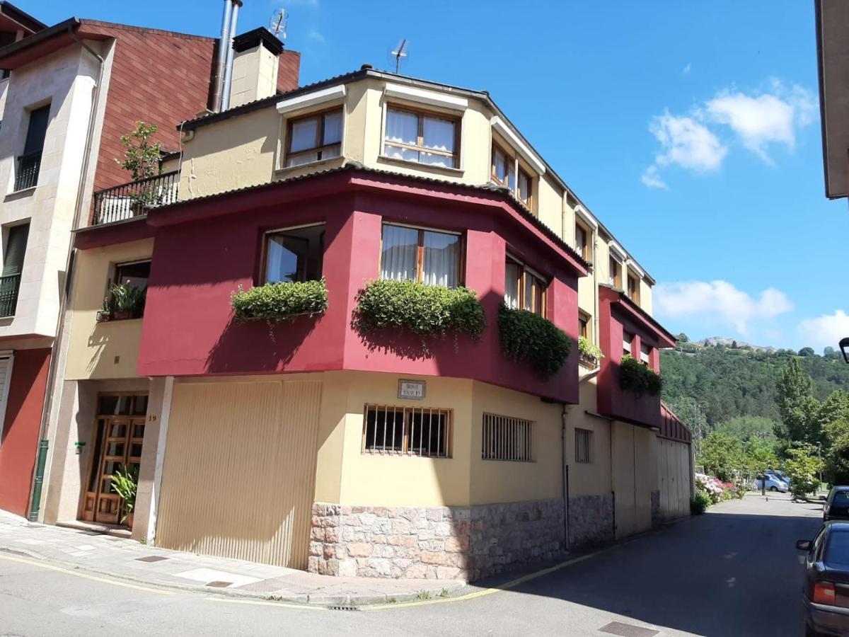 Villa Isabel 2 Llaves Arriondas Eksteriør billede